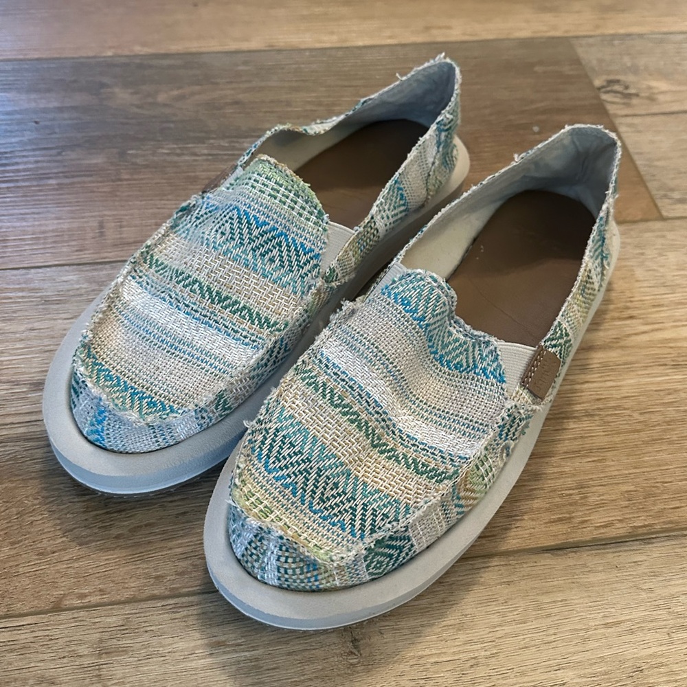 SANUK - W9 - Worn Once, Never Outside
